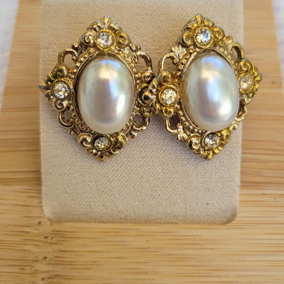 Gold Tone Filigree Border Oval Faux Pearl Cabochon Post Pierced Earrings - Picture 1 of 5